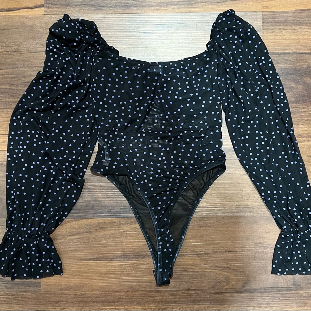 PrettyLittleThing Black Ruffled Bodysuit - Picture 4 of 4